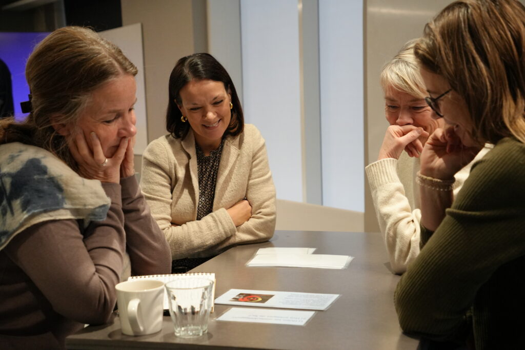 Deltakere på regionalt lærerkurs om hvordan å undervise om 22. juli